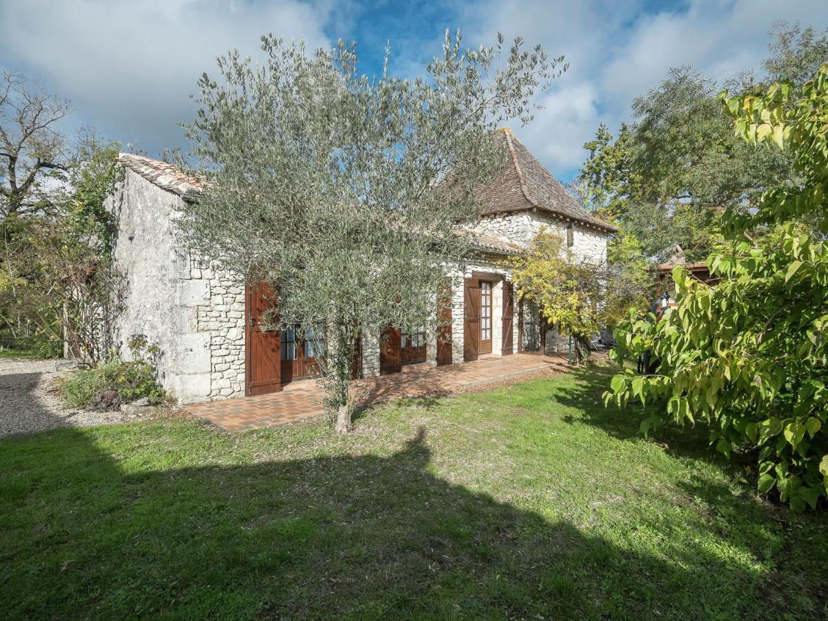 Hébergement de vacances Charming With Pool